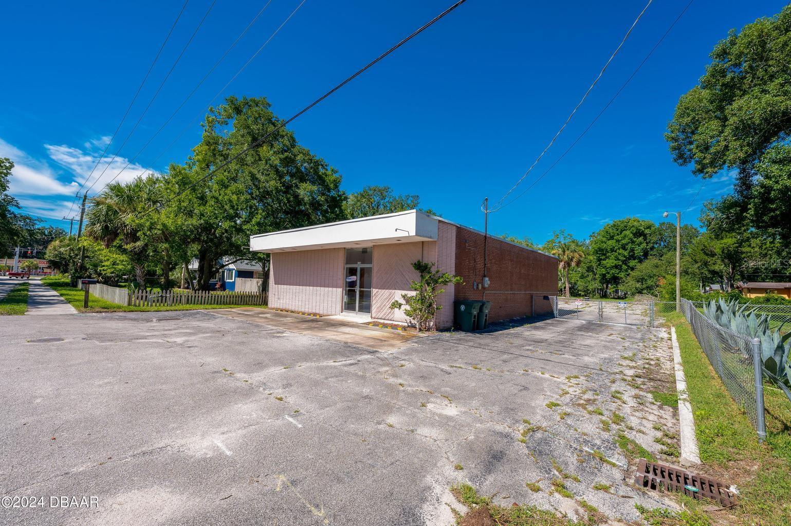 MASON & CARSWELLS HOLLY HILL - Commercial Sale