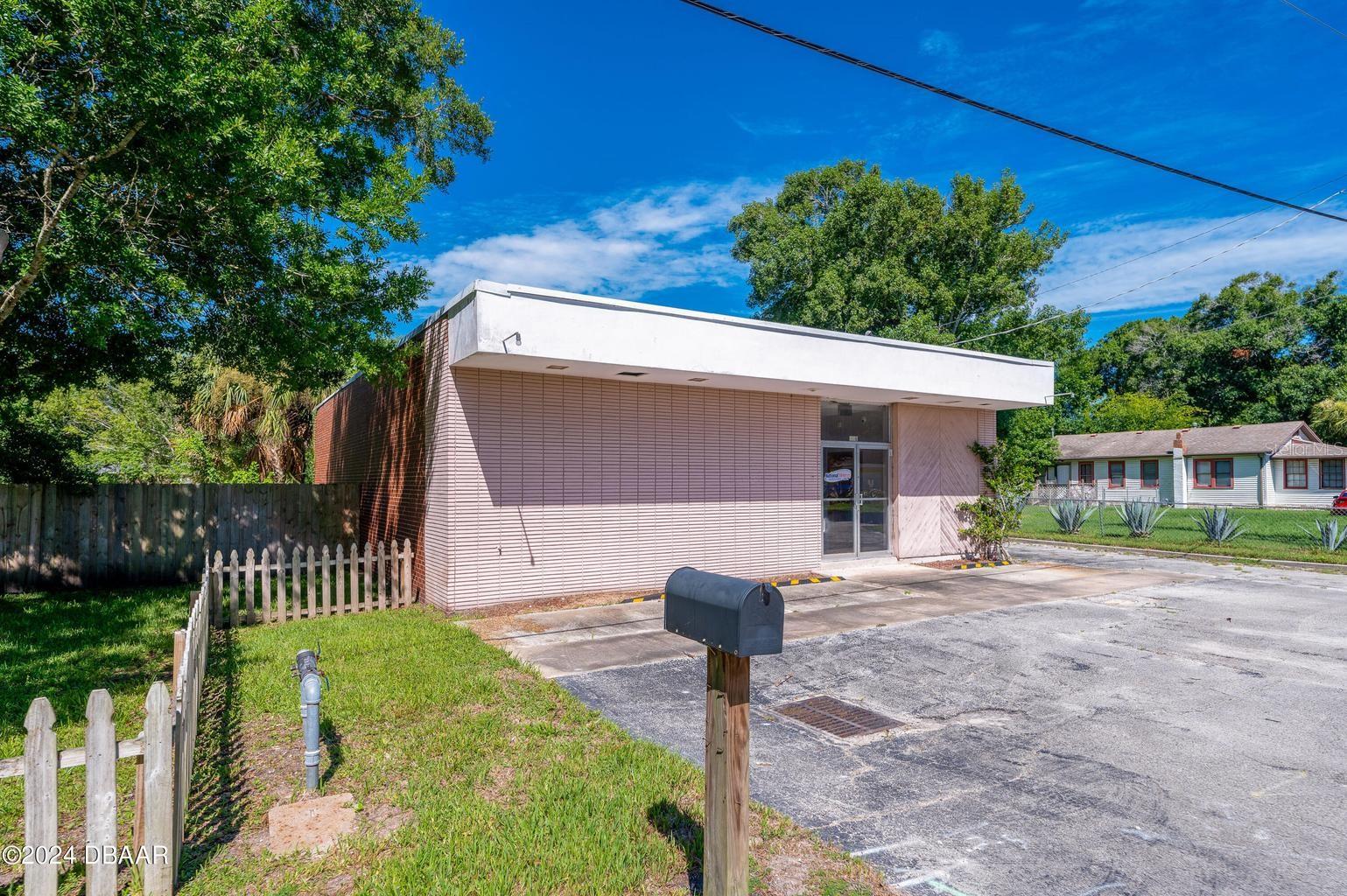 MASON & CARSWELLS HOLLY HILL - Commercial Sale