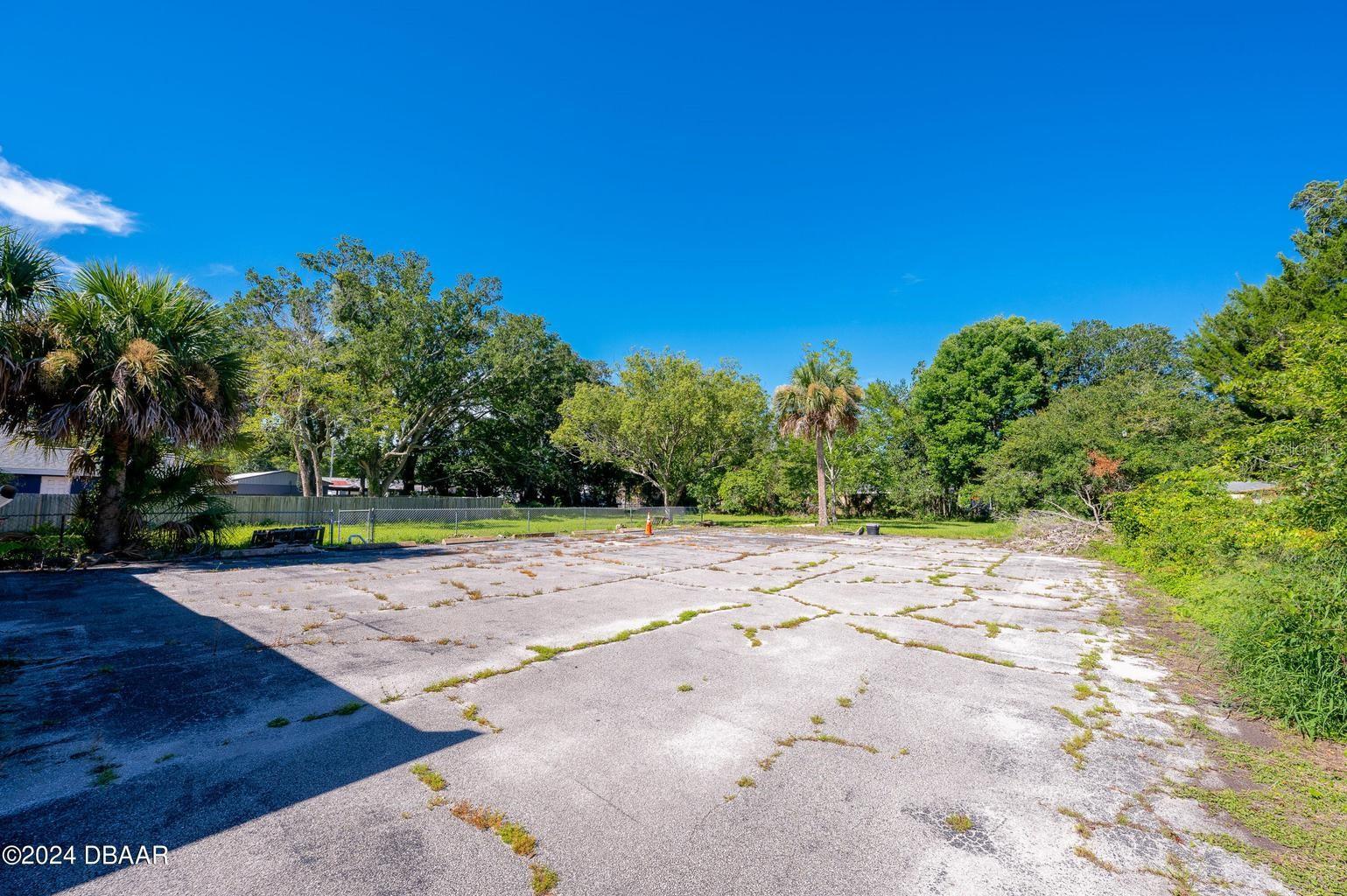 MASON & CARSWELLS HOLLY HILL - Commercial Sale