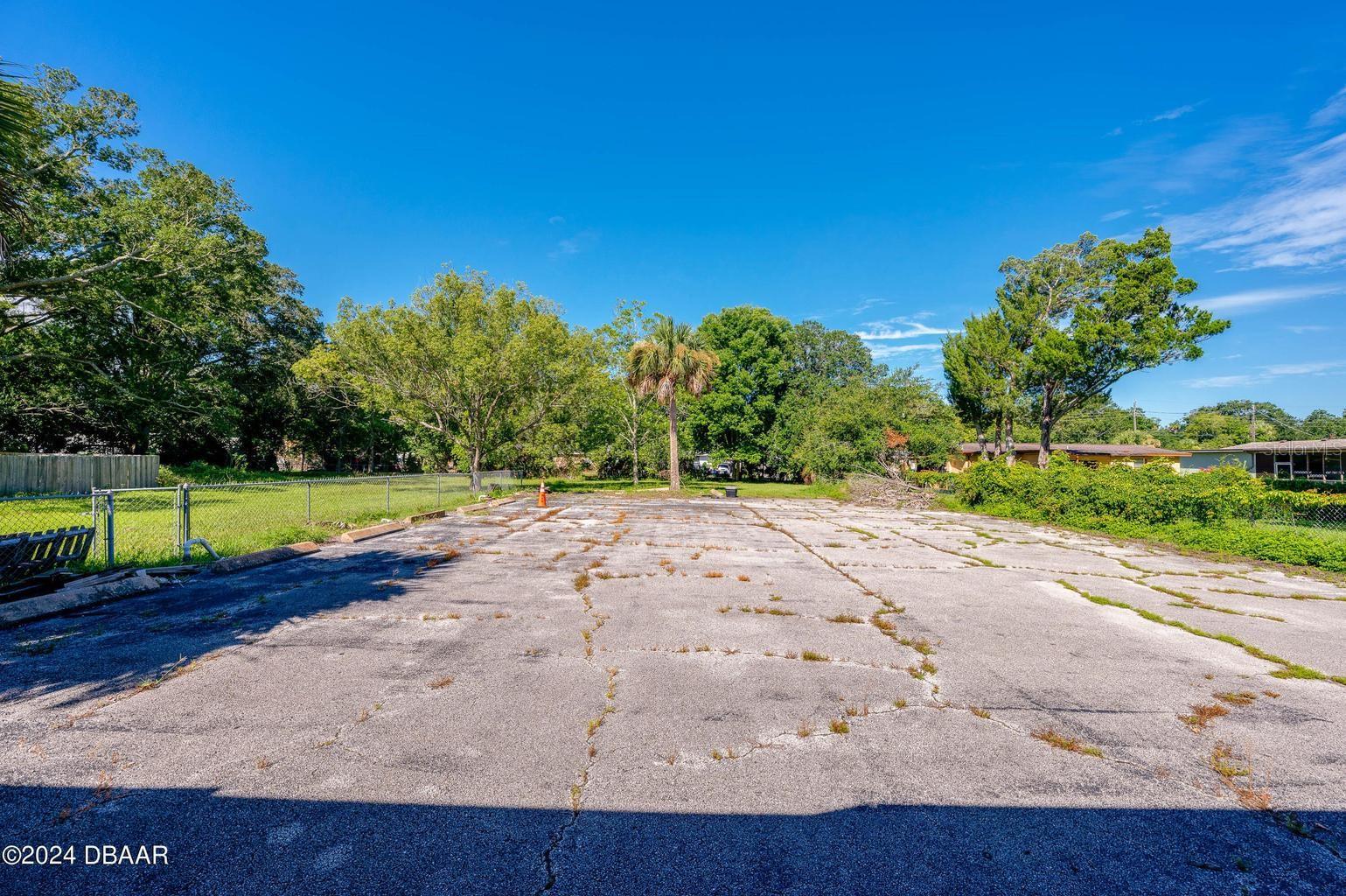 MASON & CARSWELLS HOLLY HILL - Commercial Sale