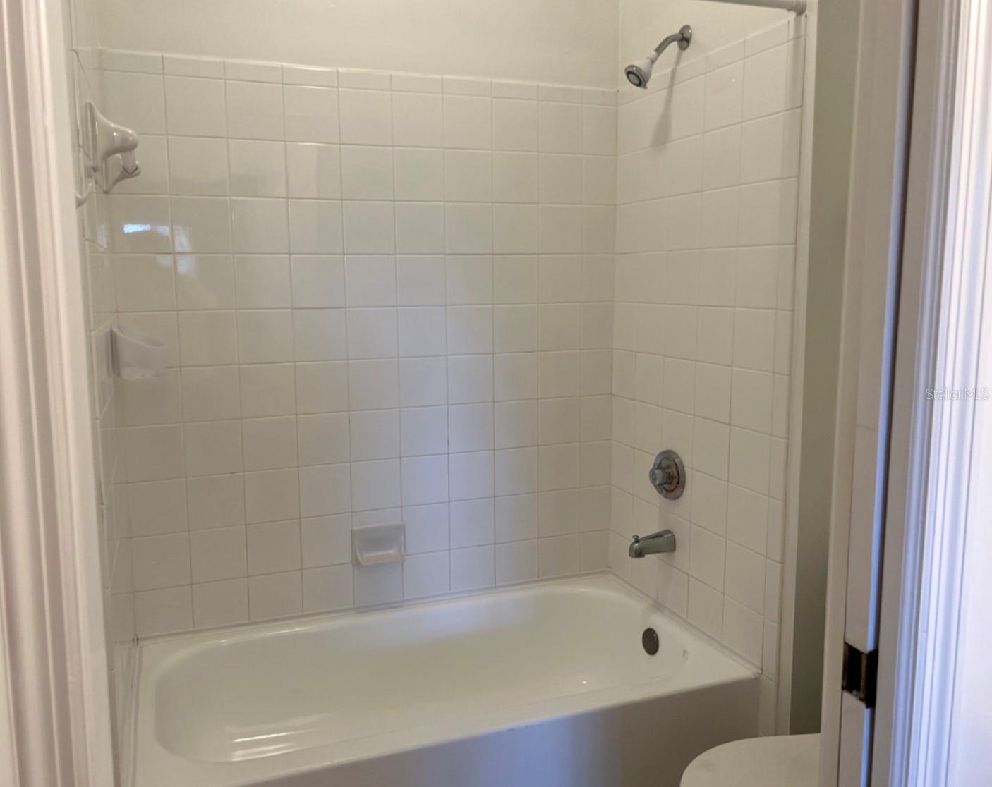 THE LINKS - Residential Lease