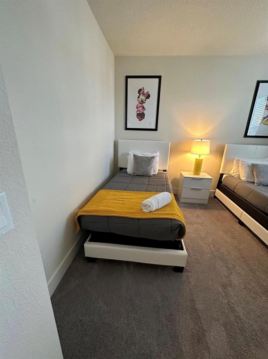 HIDDEN FOREST AT SILVER CREEK - Residential Lease