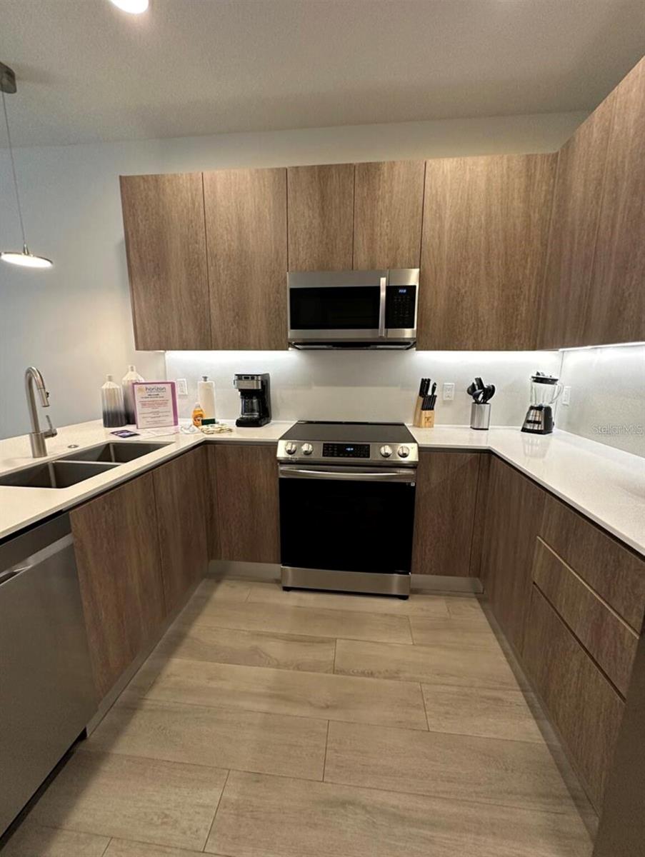 HIDDEN FOREST AT SILVER CREEK - Residential Lease