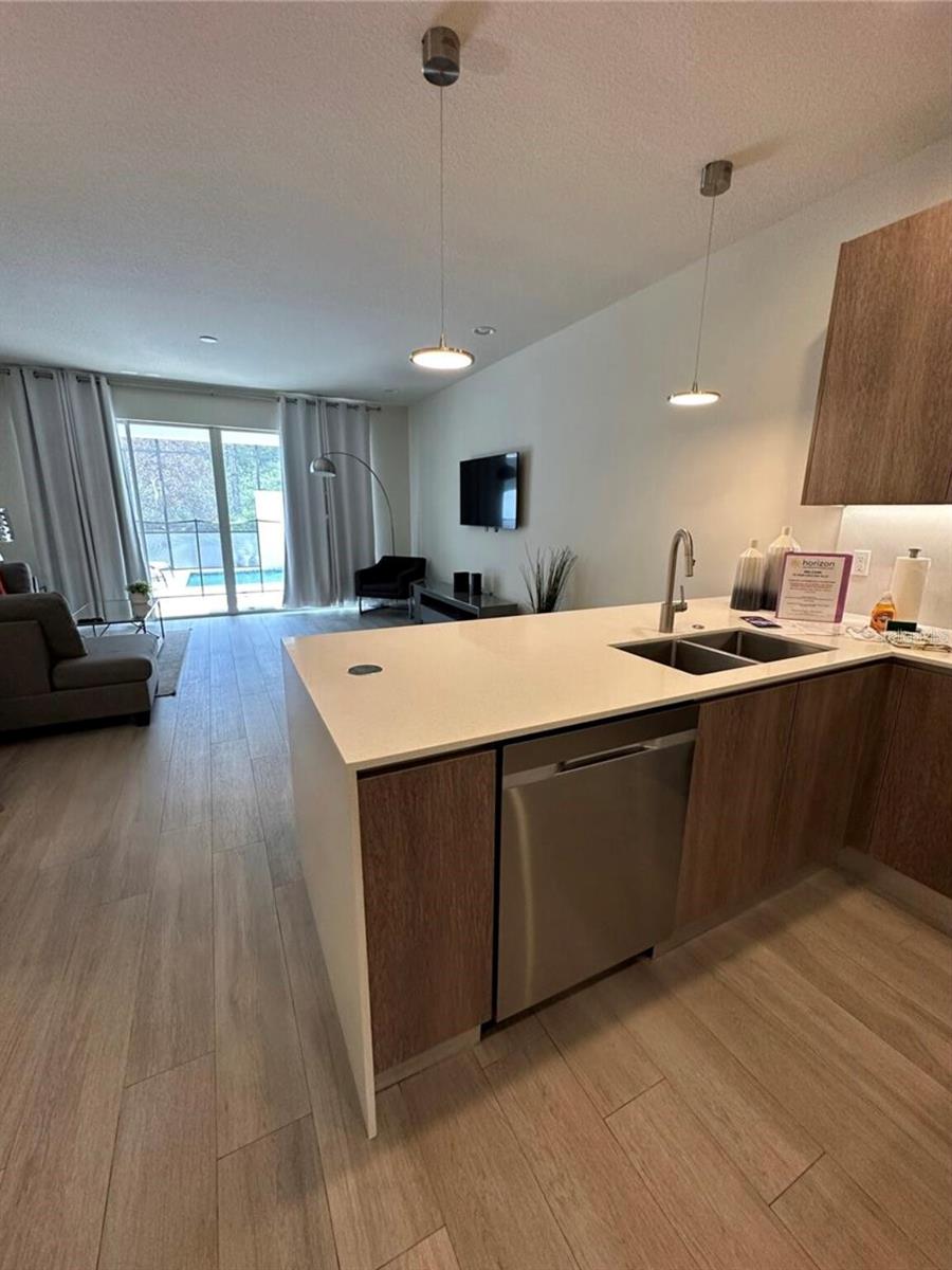 HIDDEN FOREST AT SILVER CREEK - Residential Lease