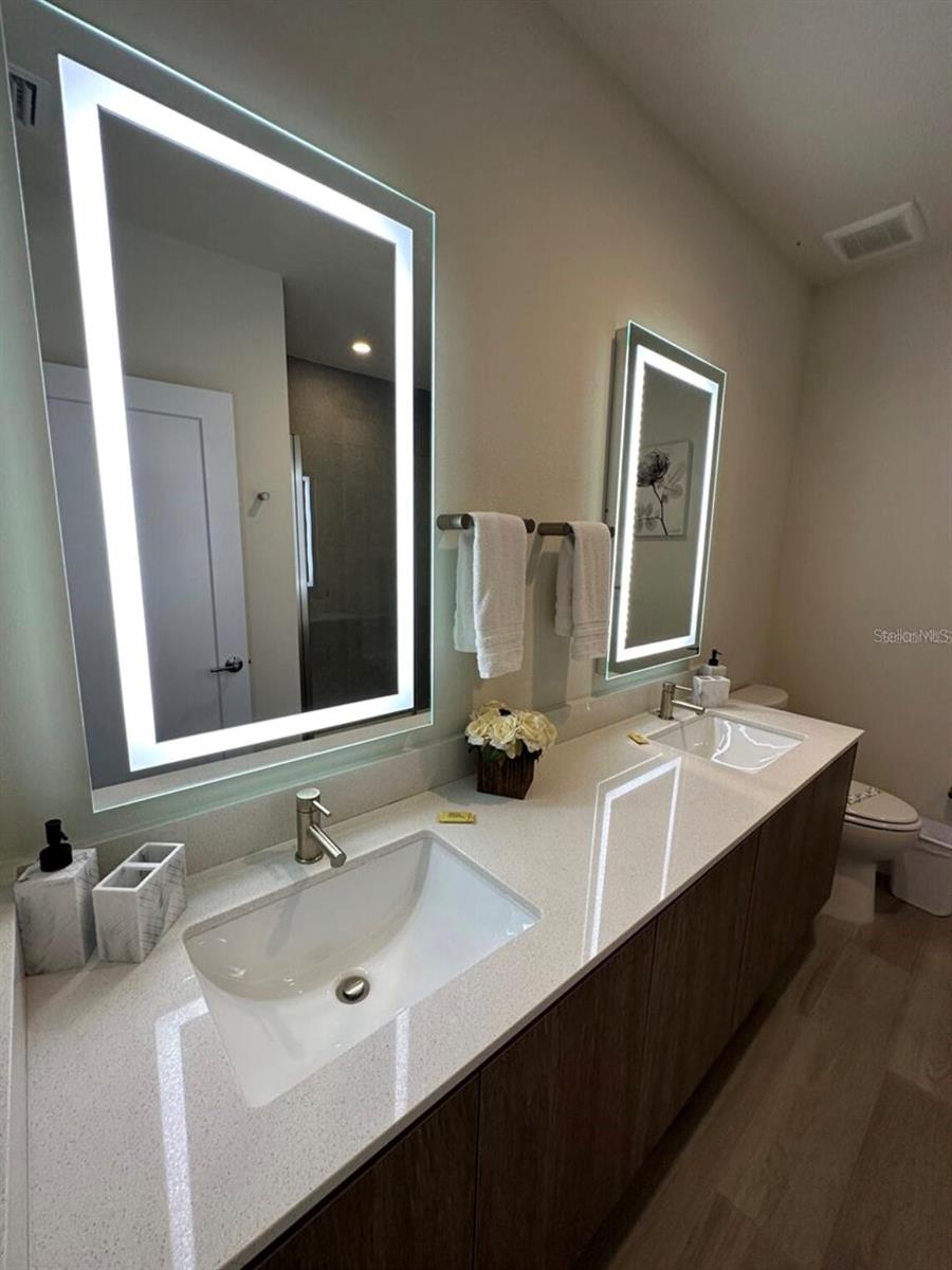 HIDDEN FOREST AT SILVER CREEK - Residential Lease