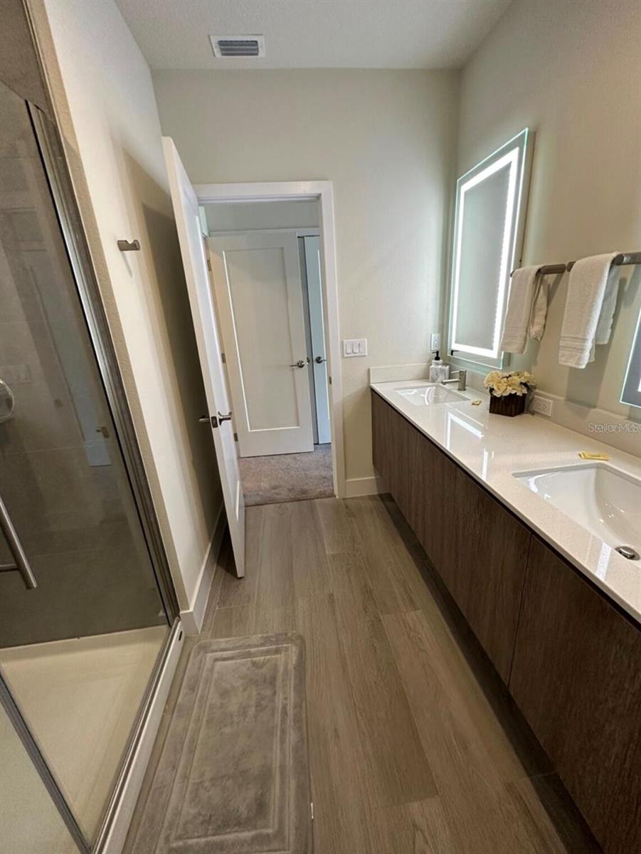 HIDDEN FOREST AT SILVER CREEK - Residential Lease