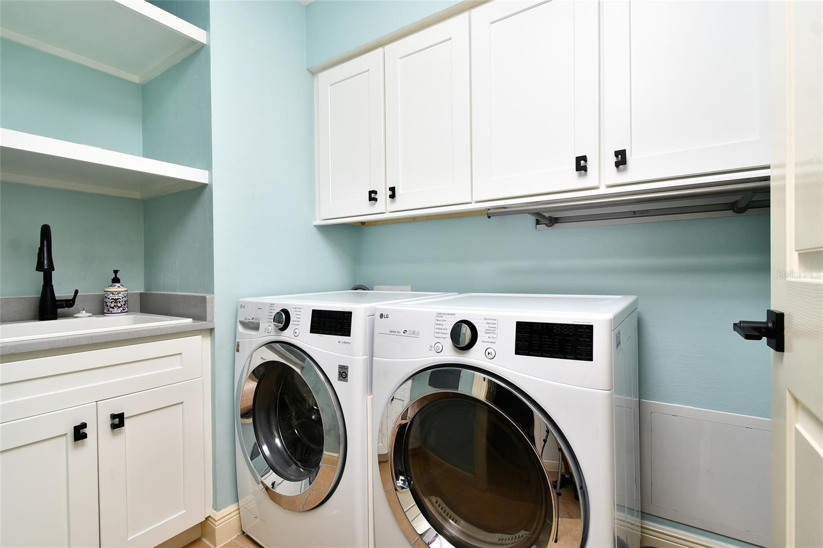 GRANDE ISLE TWRS I & II PH II - Residential