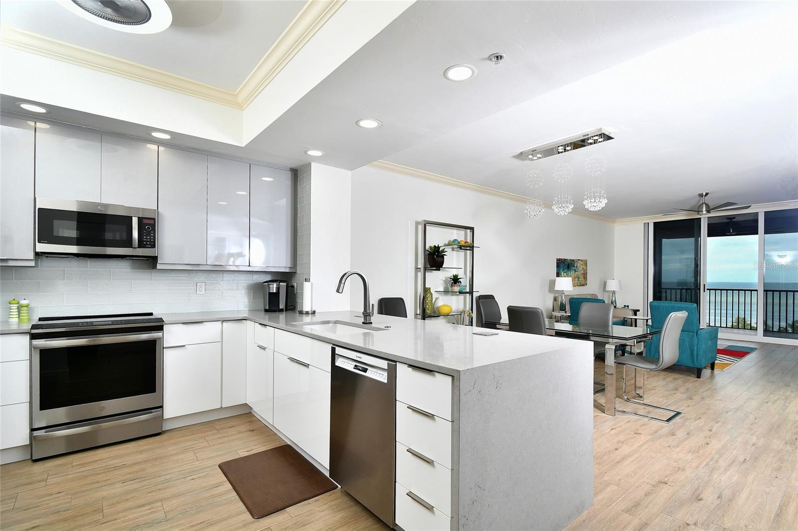 GRANDE ISLE TWRS I & II PH II - Residential