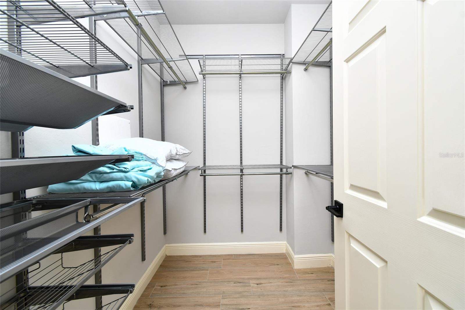 GRANDE ISLE TWRS I & II PH II - Residential