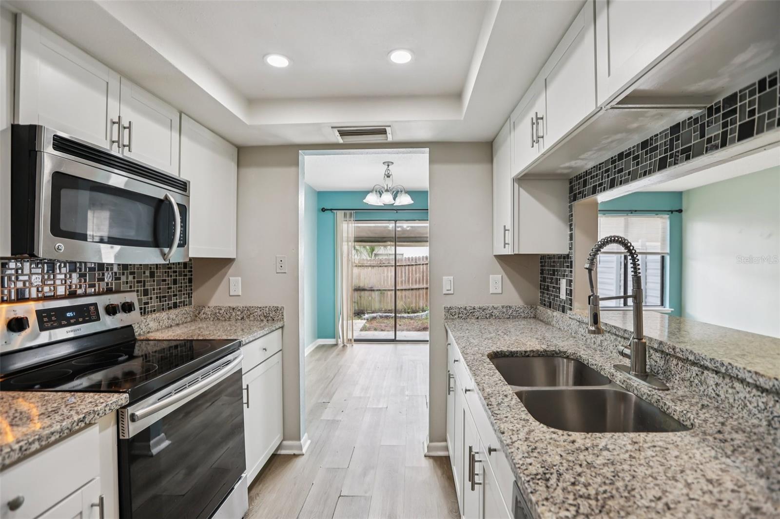 CARLYLE GARDEN TWNHMS A CON - Residential