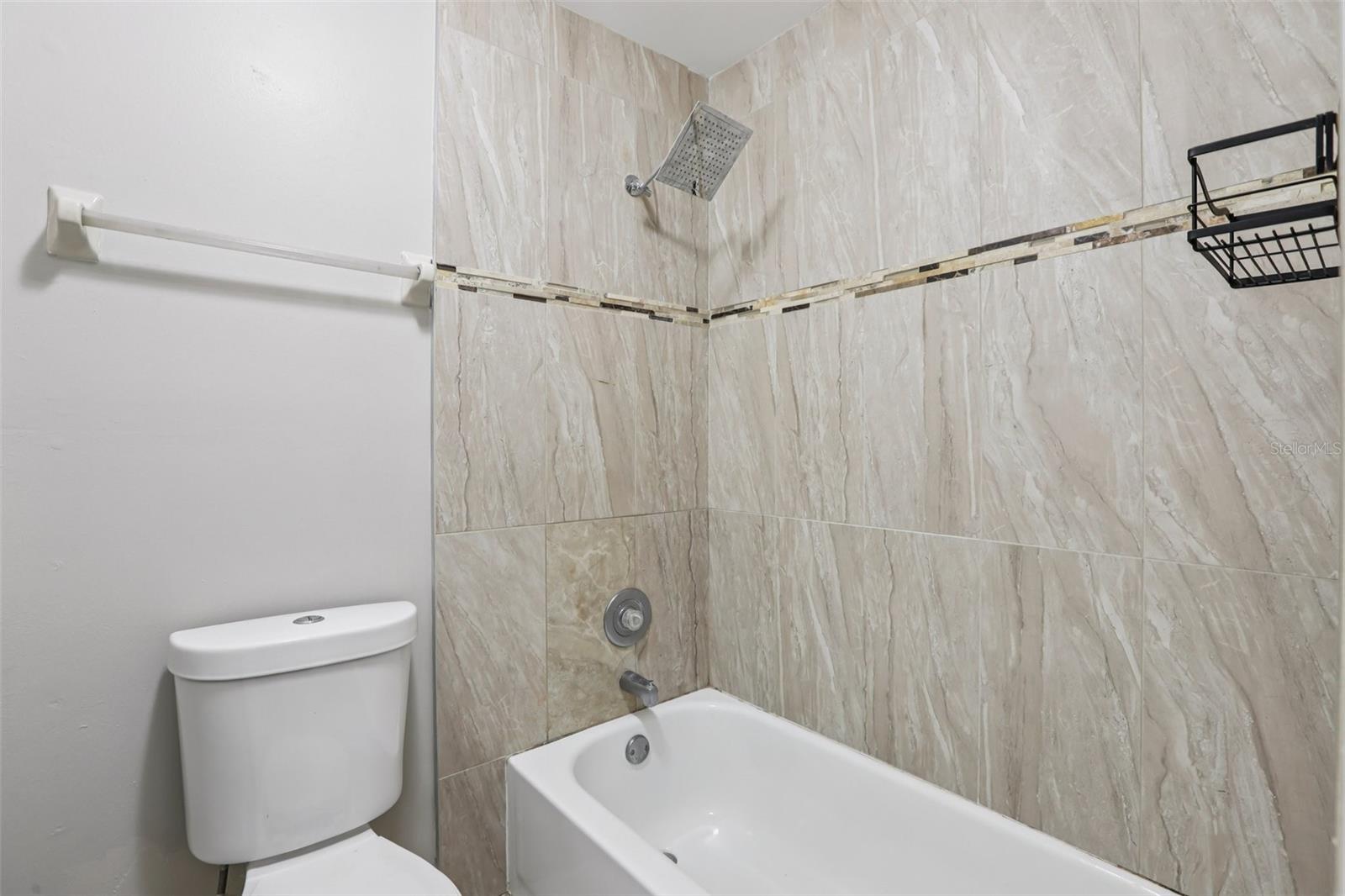 CARLYLE GARDEN TWNHMS A CON - Residential