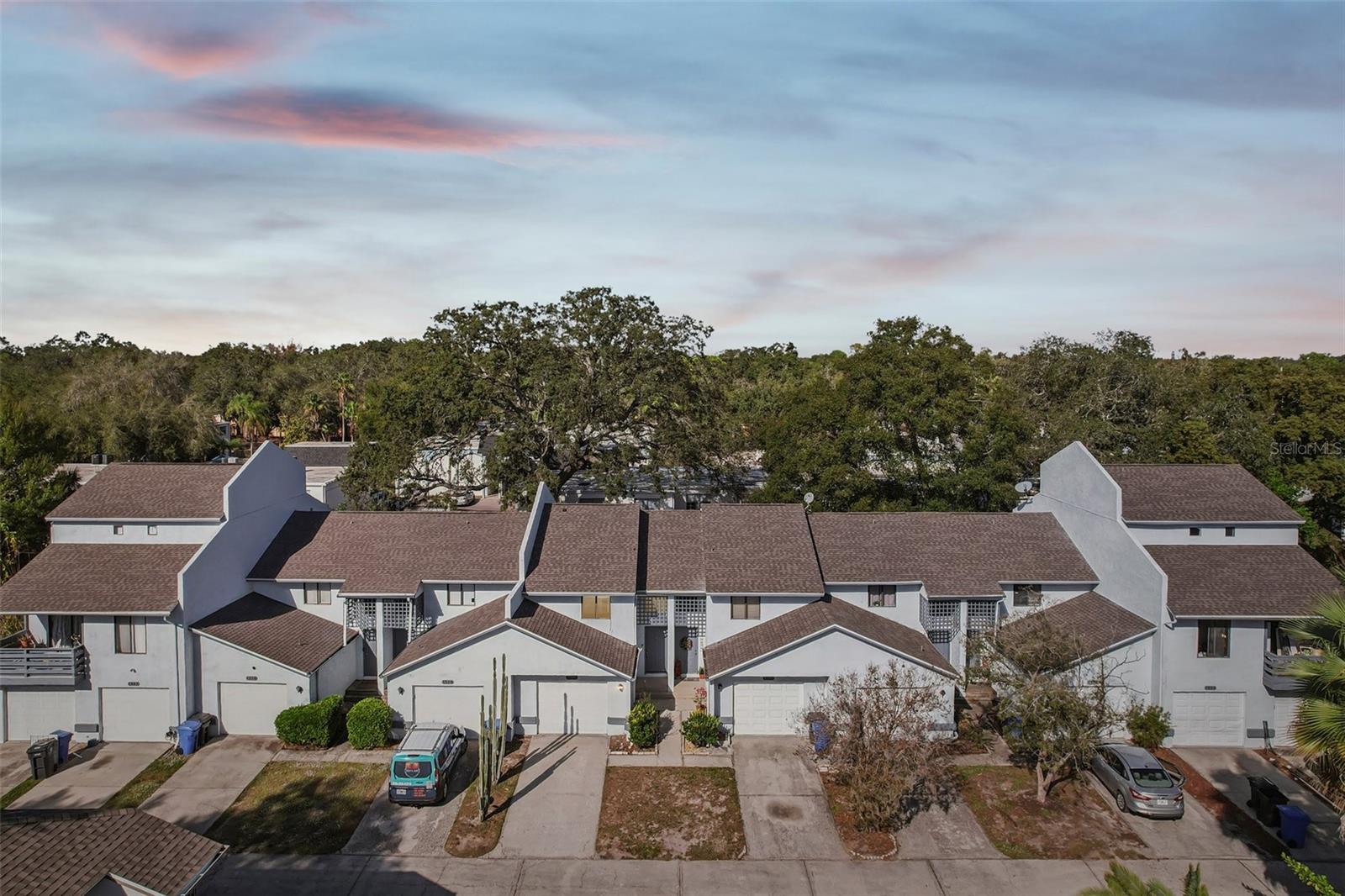 CARLYLE GARDEN TWNHMS A CON - Residential