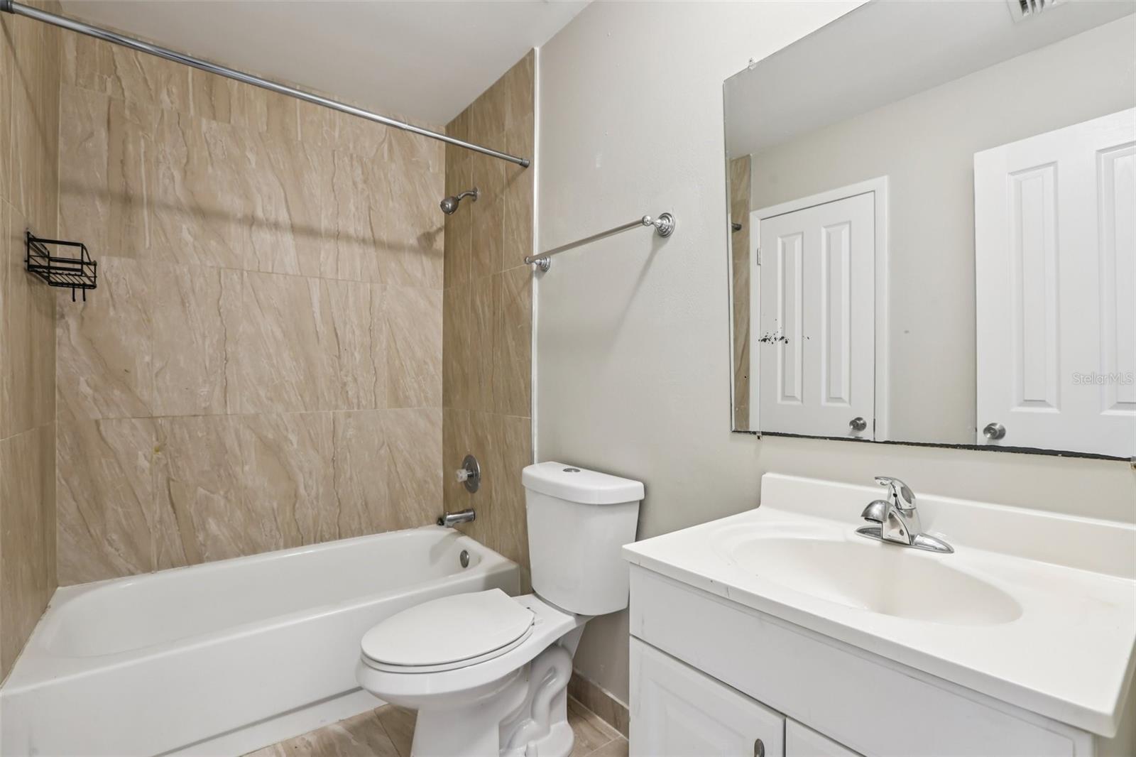 CARLYLE GARDEN TWNHMS A CON - Residential