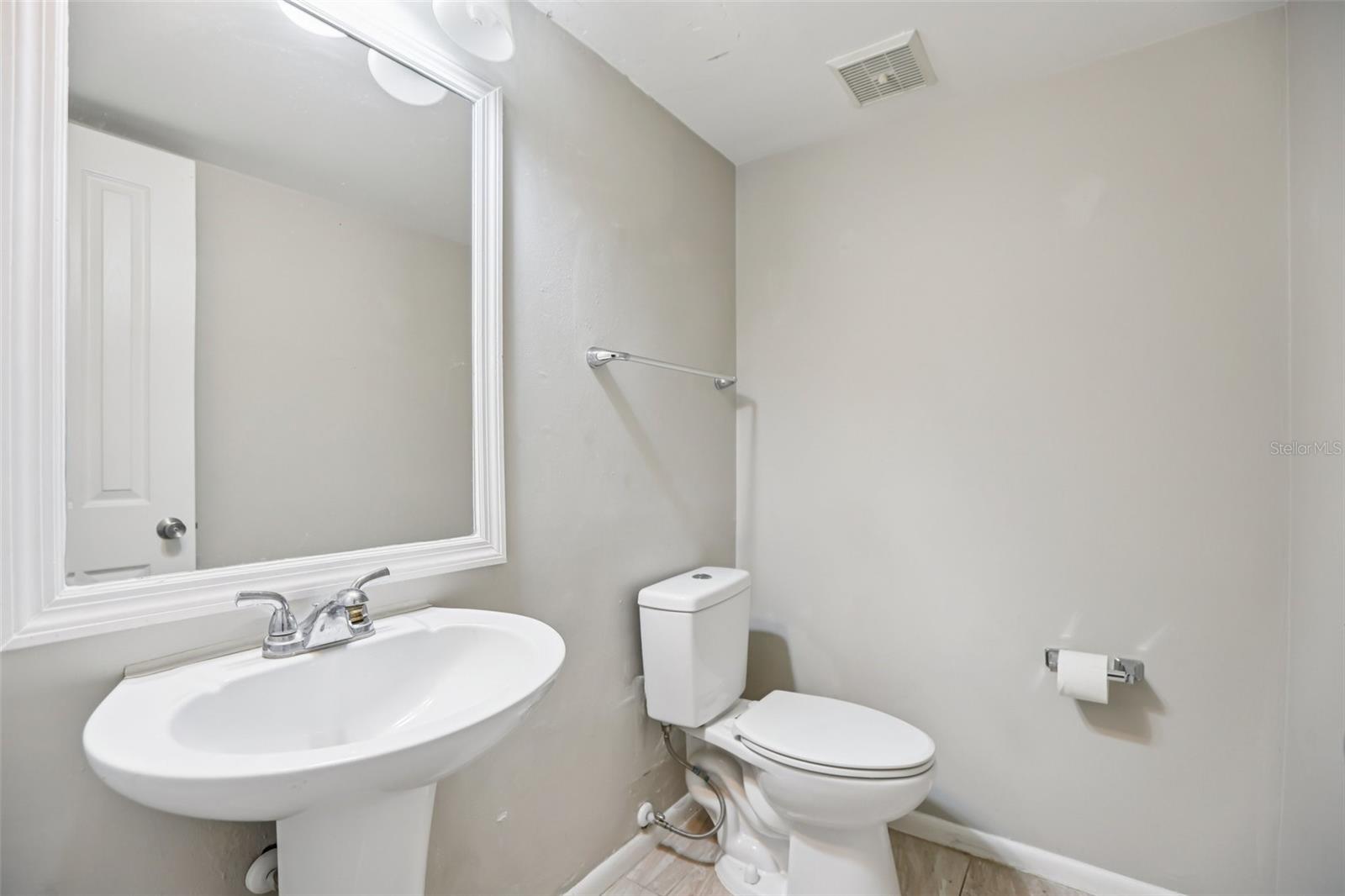 CARLYLE GARDEN TWNHMS A CON - Residential