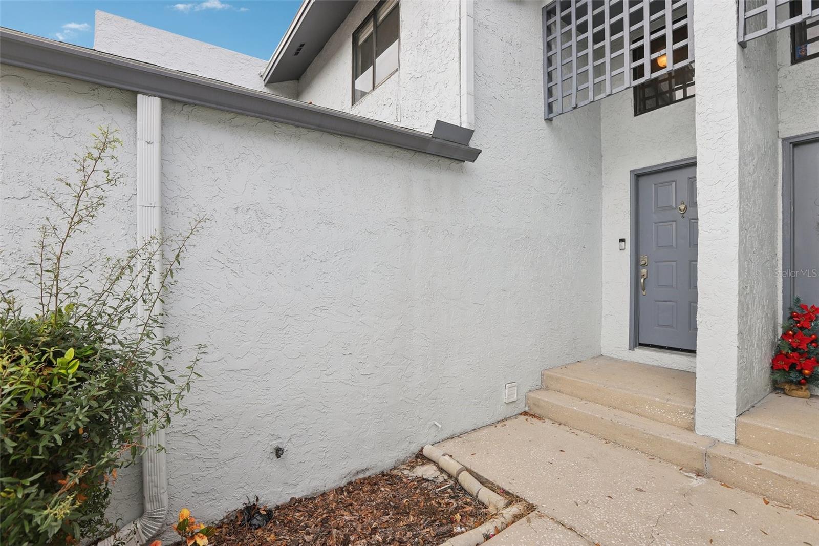 CARLYLE GARDEN TWNHMS A CON - Residential