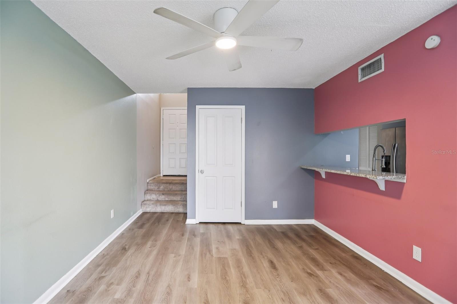 CARLYLE GARDEN TWNHMS A CON - Residential