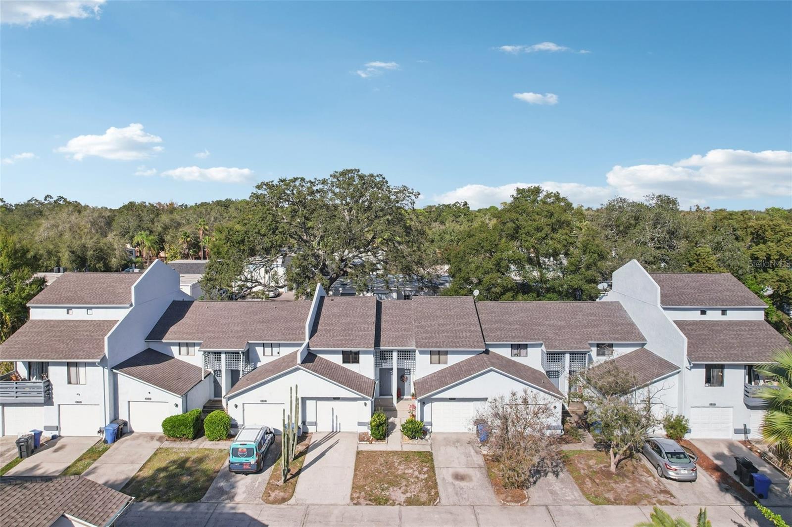 CARLYLE GARDEN TWNHMS A CON - Residential