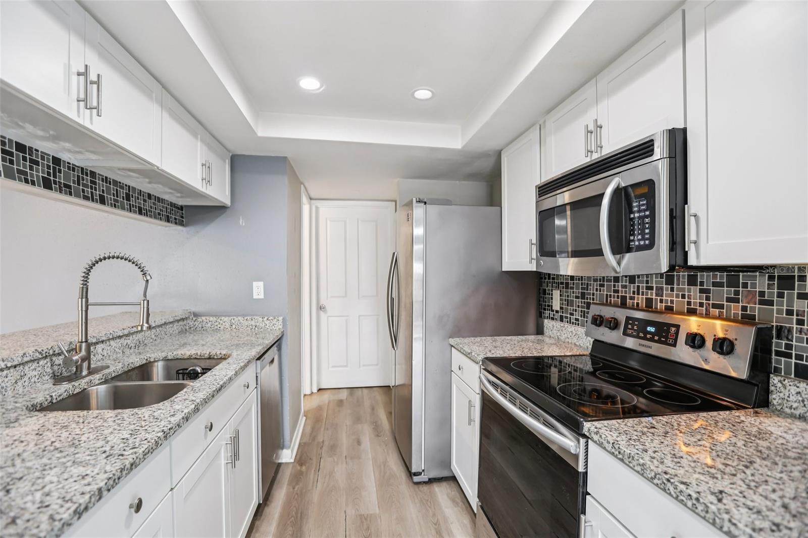 CARLYLE GARDEN TWNHMS A CON - Residential