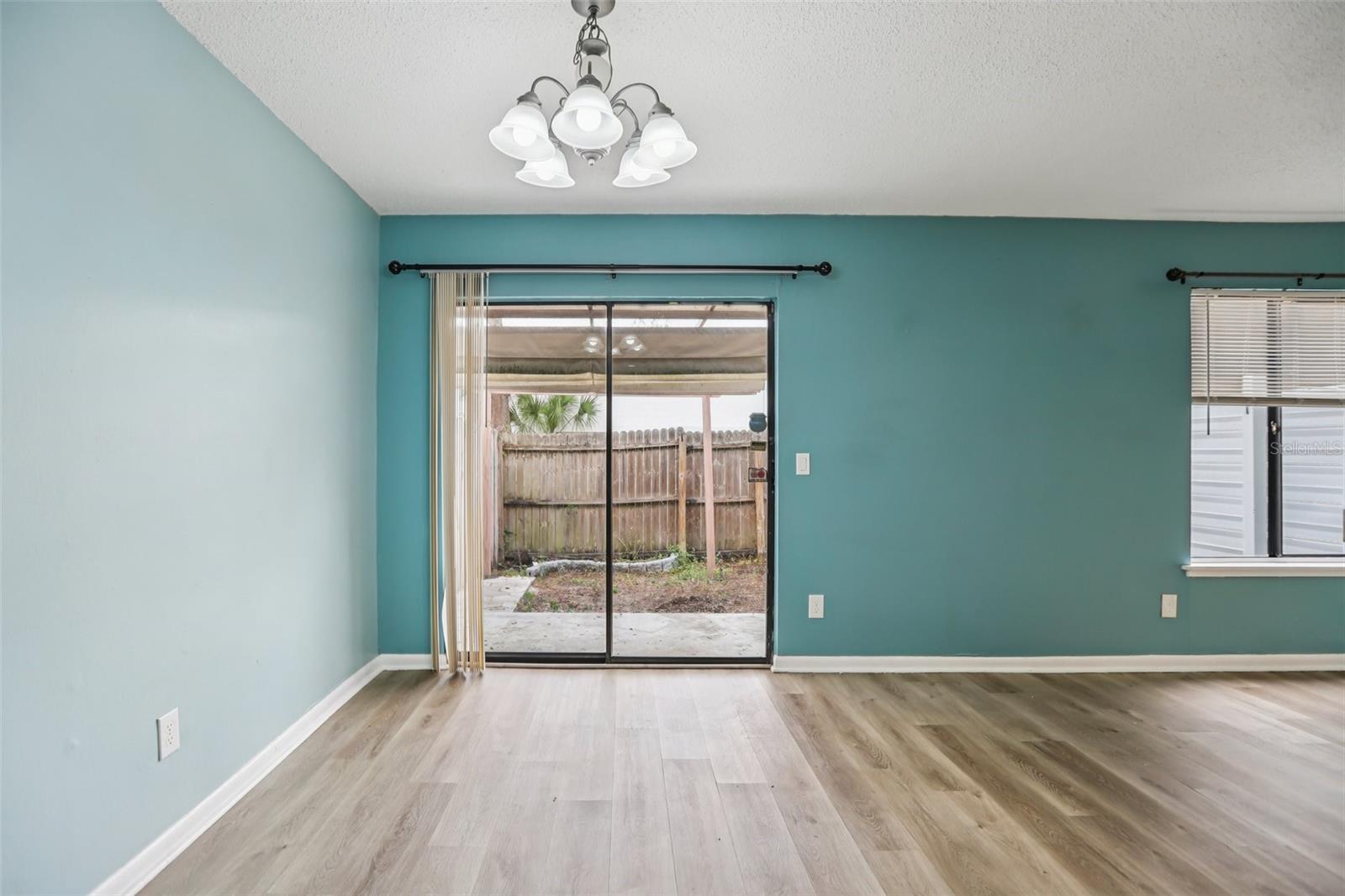 CARLYLE GARDEN TWNHMS A CON - Residential