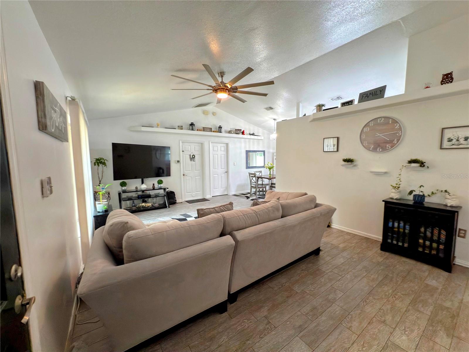 MINNEOLA SUNSET SHORES SUB - Residential