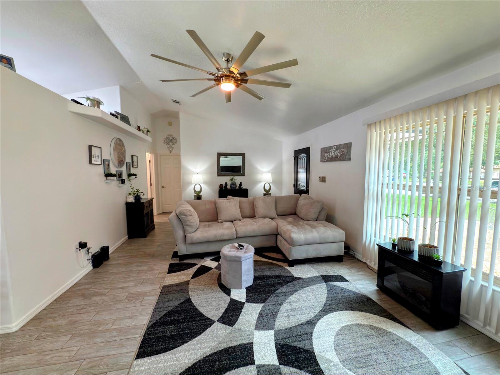 MINNEOLA SUNSET SHORES SUB - Residential