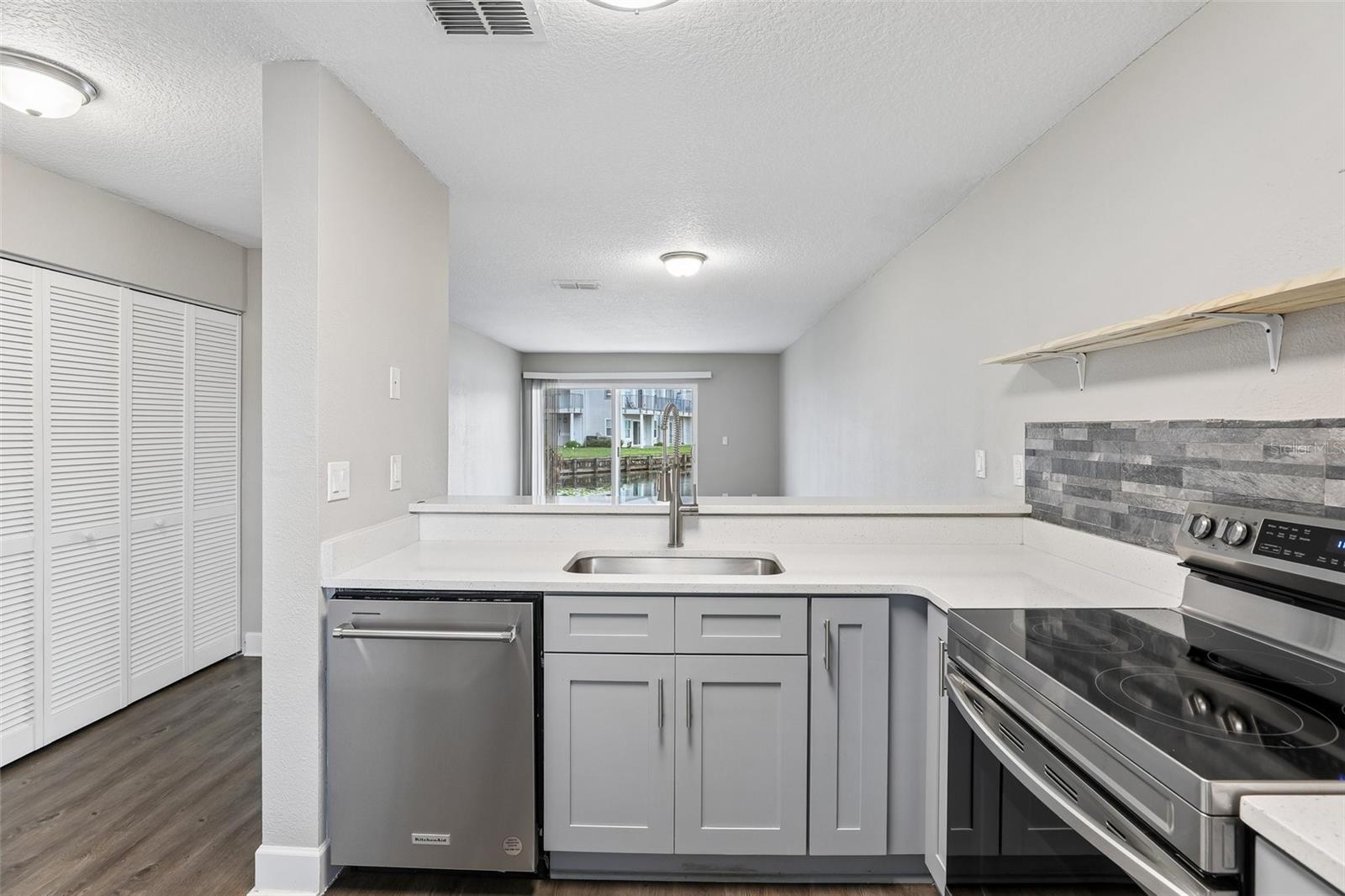 DOCKSIDE CONDO - Residential