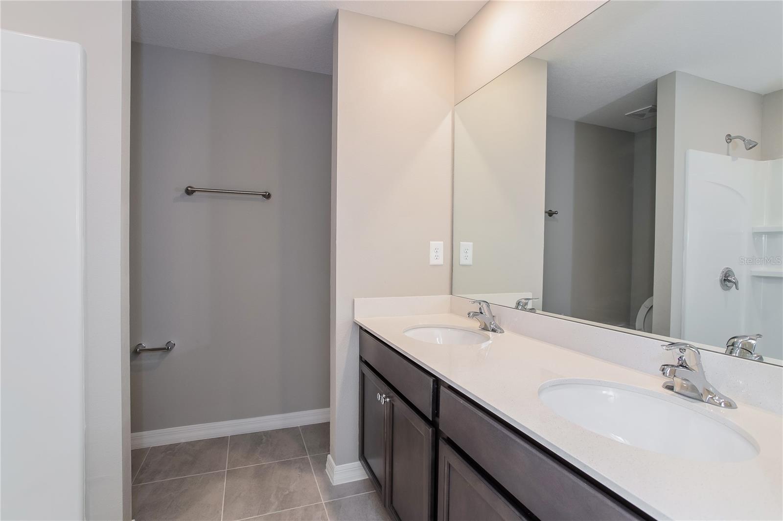 RIDGE AT SWAN LAKE - Residential Lease