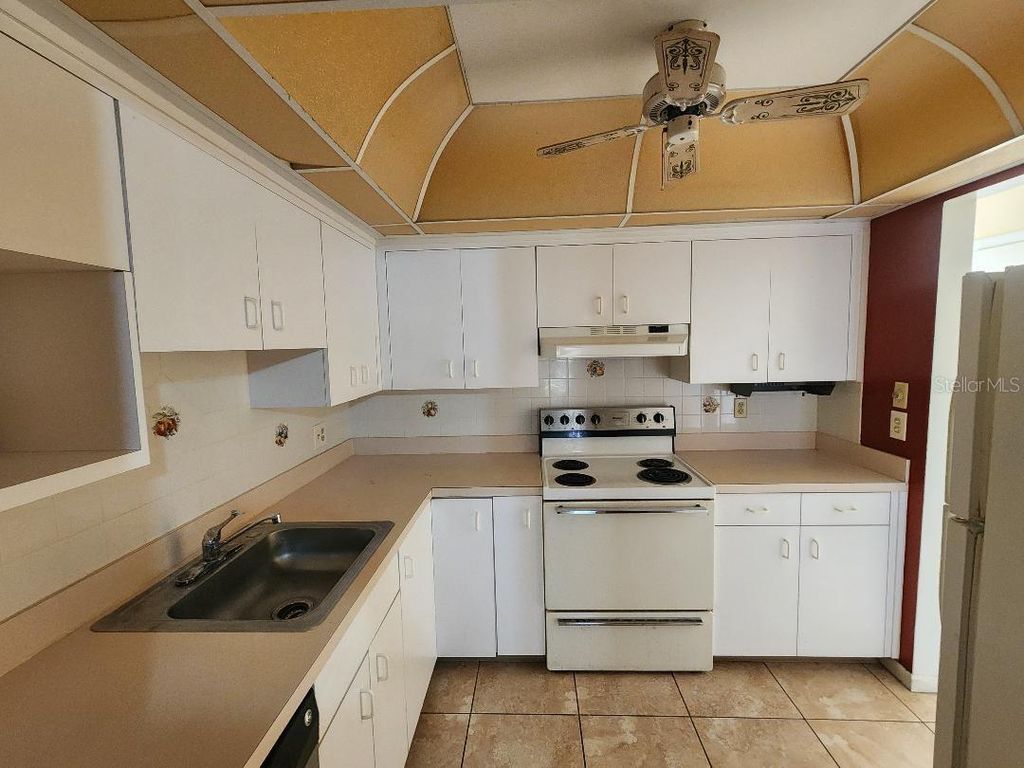 Photo of 1610 58th Avenue S #7, St Petersburg, FL 33712 (MLS # TB8443634)