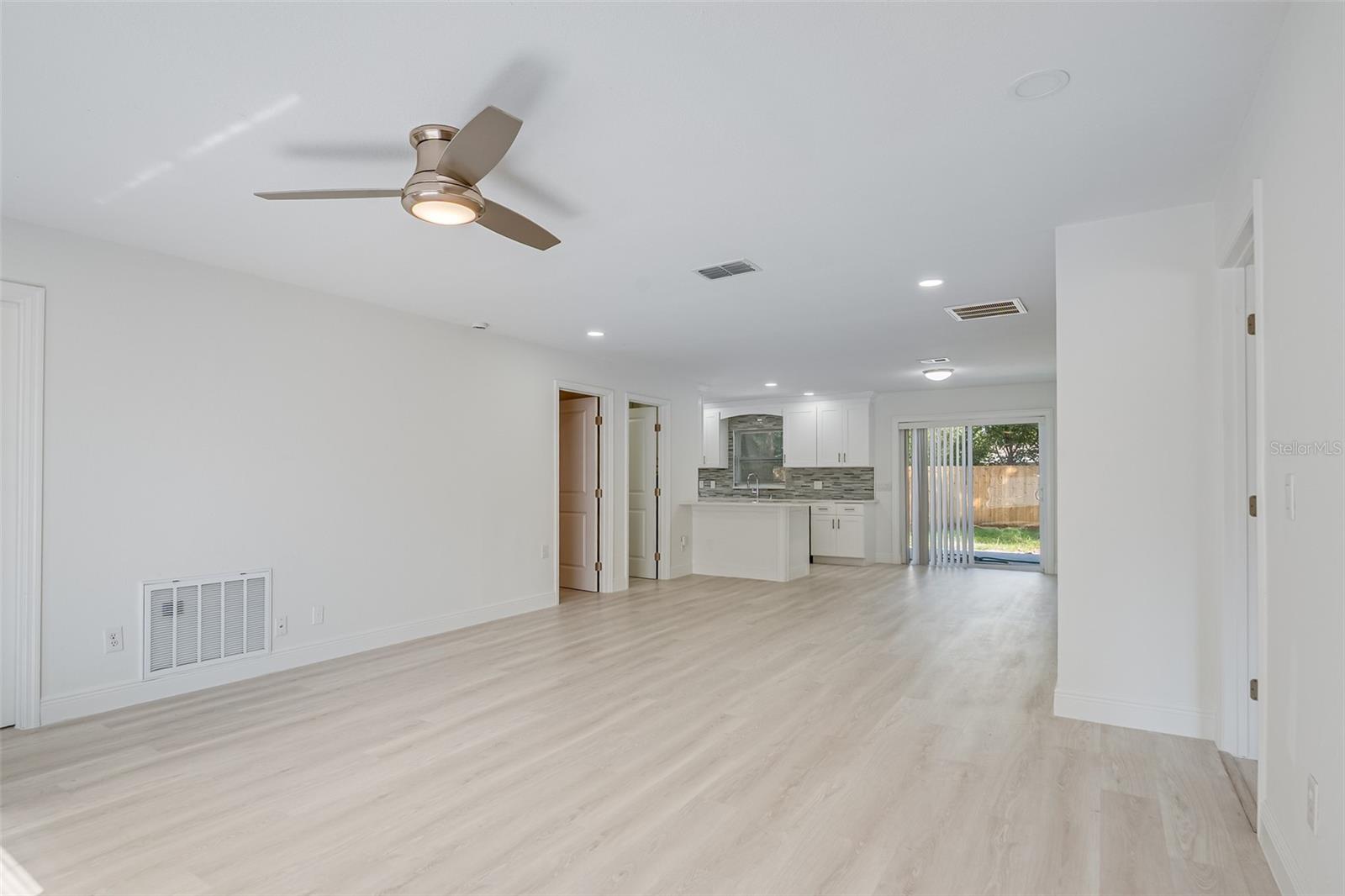 HARBOR PALMS-UNIT THREE - Residential