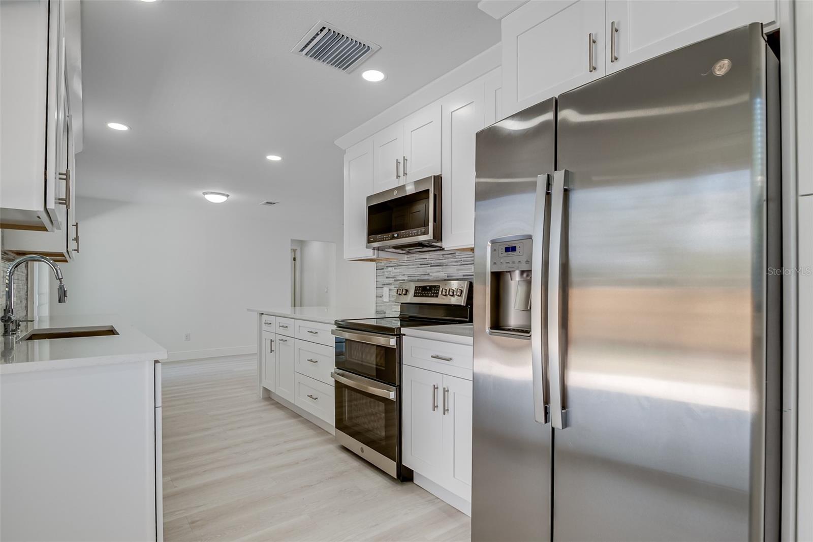 HARBOR PALMS-UNIT THREE - Residential