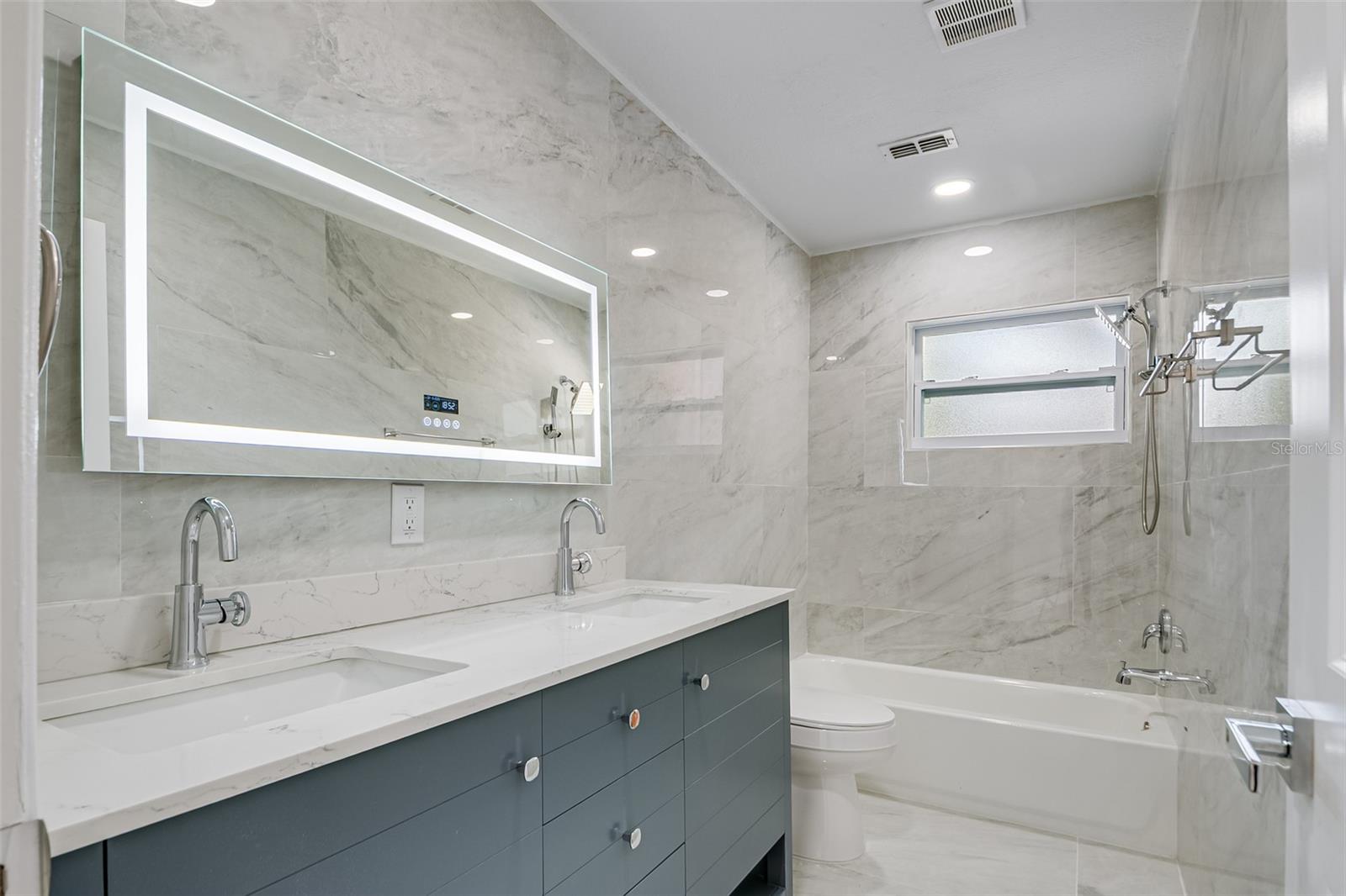 HARBOR PALMS-UNIT THREE - Residential