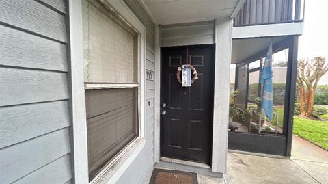 Photo of 3711 W Iowa Avenue #115, Tampa, FL 33611 (MLS # TB8495764)