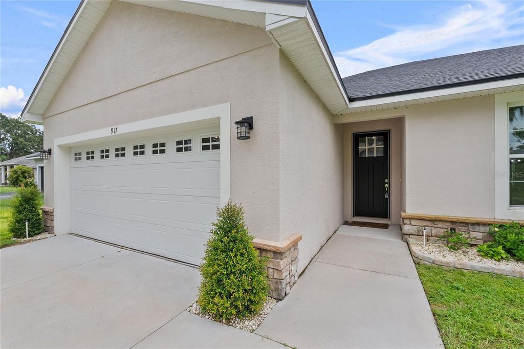 Photo of 917 Shawna Shores, Haines City, FL 33844 (MLS # P4936065)