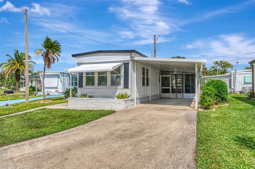 Photo of 259 Inner Drive E, Venice, FL 34285 (MLS # A4667170)