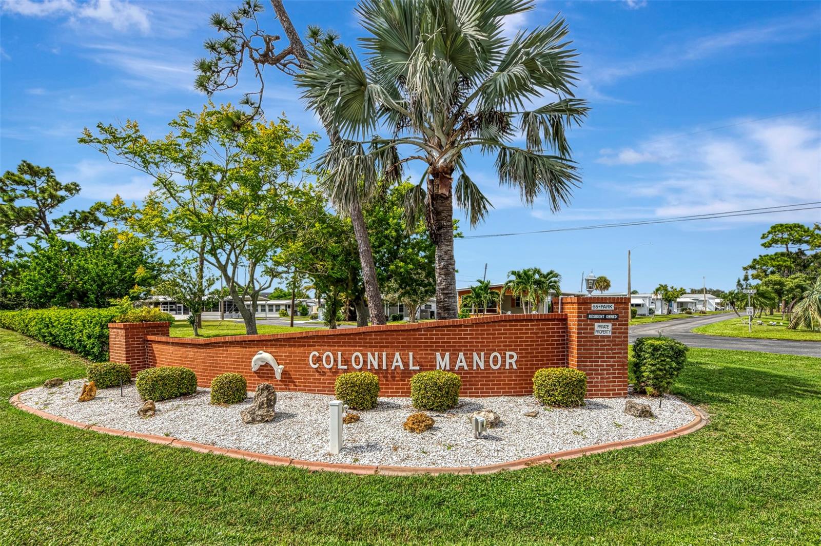 COLONIAL MANOR - Residential