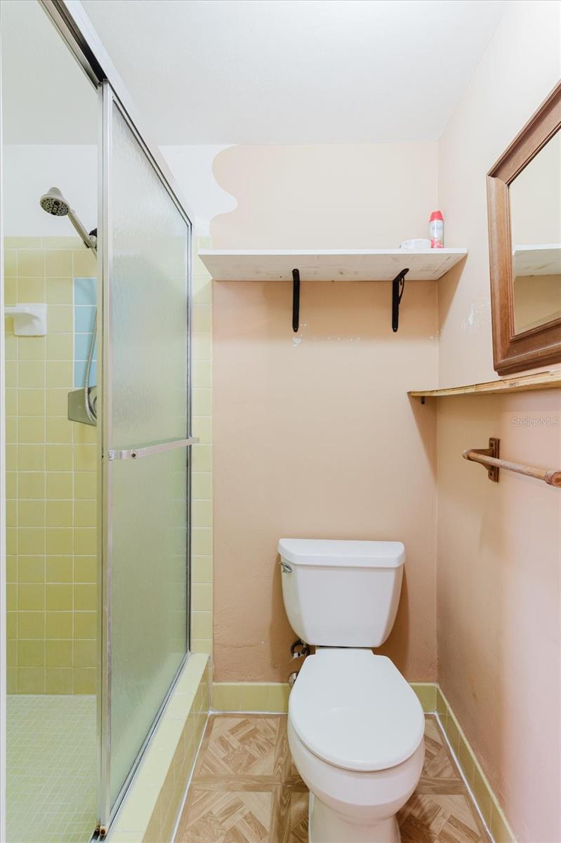 ALOHA GARDENS UNIT 10 PB 11 PGS 80-81 LOT 1135 - Residential