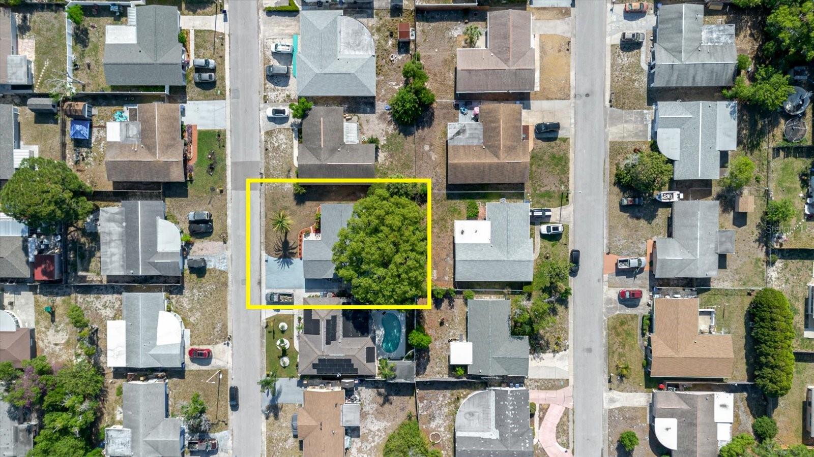 ALOHA GARDENS UNIT 10 PB 11 PGS 80-81 LOT 1135 - Residential