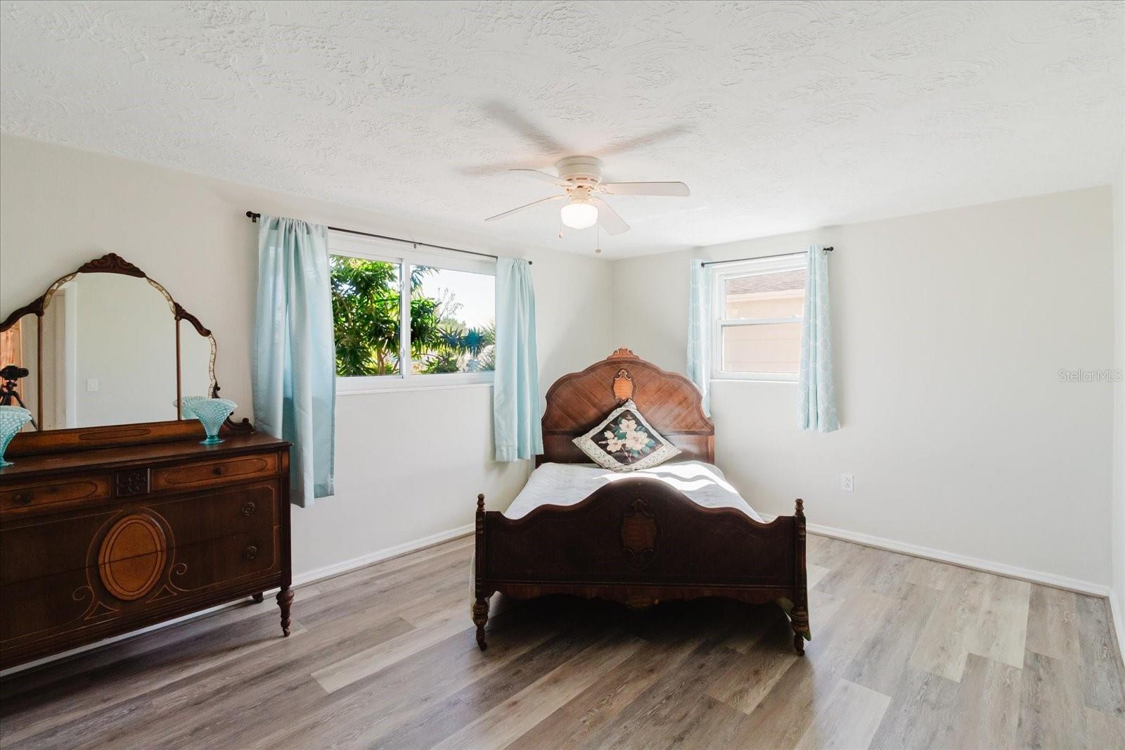 ALOHA GARDENS UNIT 10 PB 11 PGS 80-81 LOT 1135 - Residential