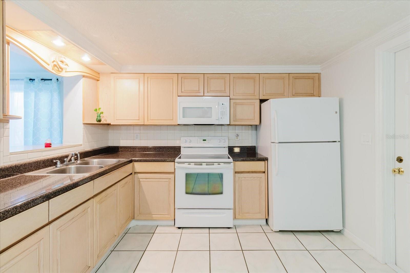 ALOHA GARDENS UNIT 10 PB 11 PGS 80-81 LOT 1135 - Residential