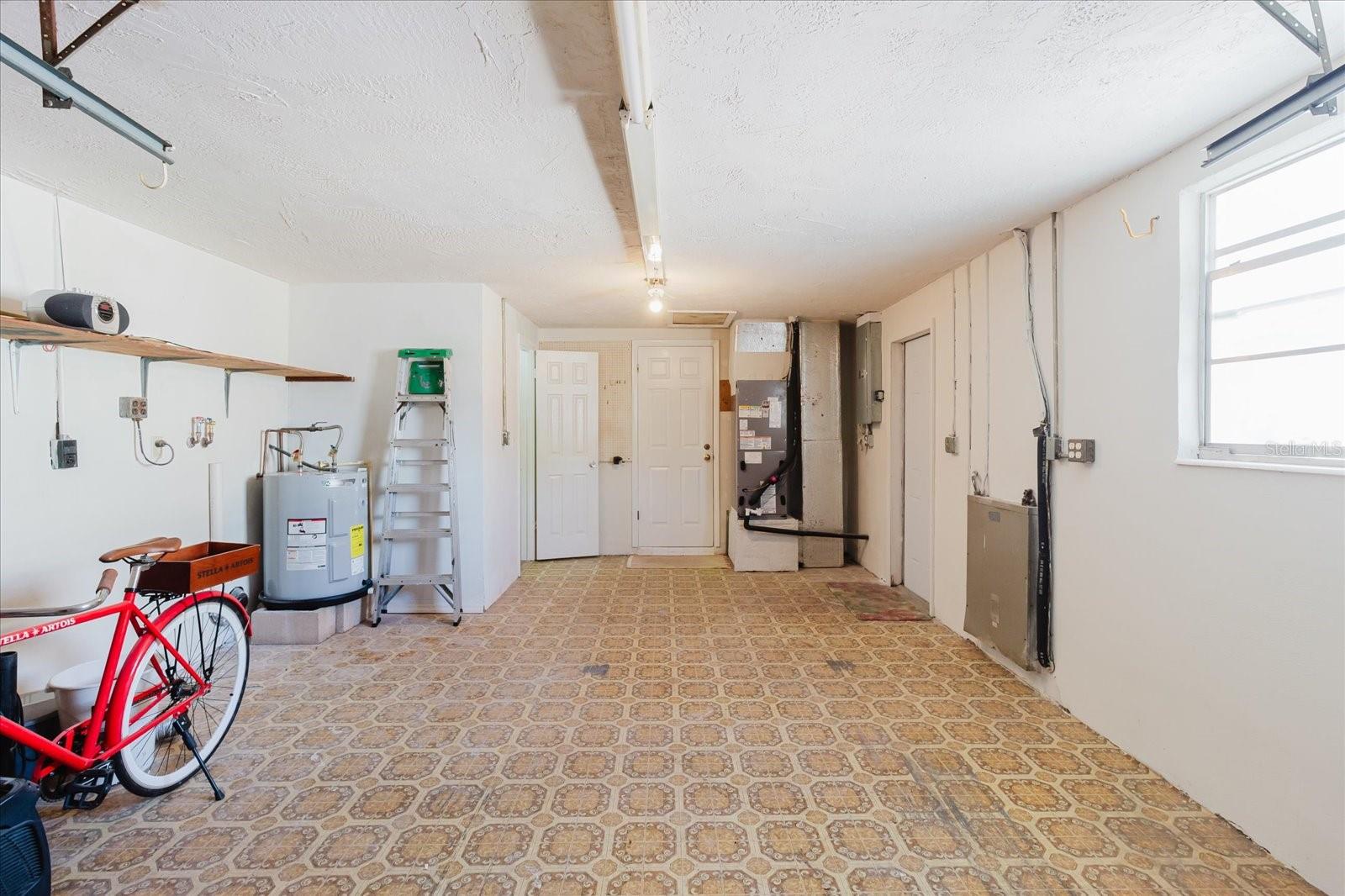 ALOHA GARDENS UNIT 10 PB 11 PGS 80-81 LOT 1135 - Residential