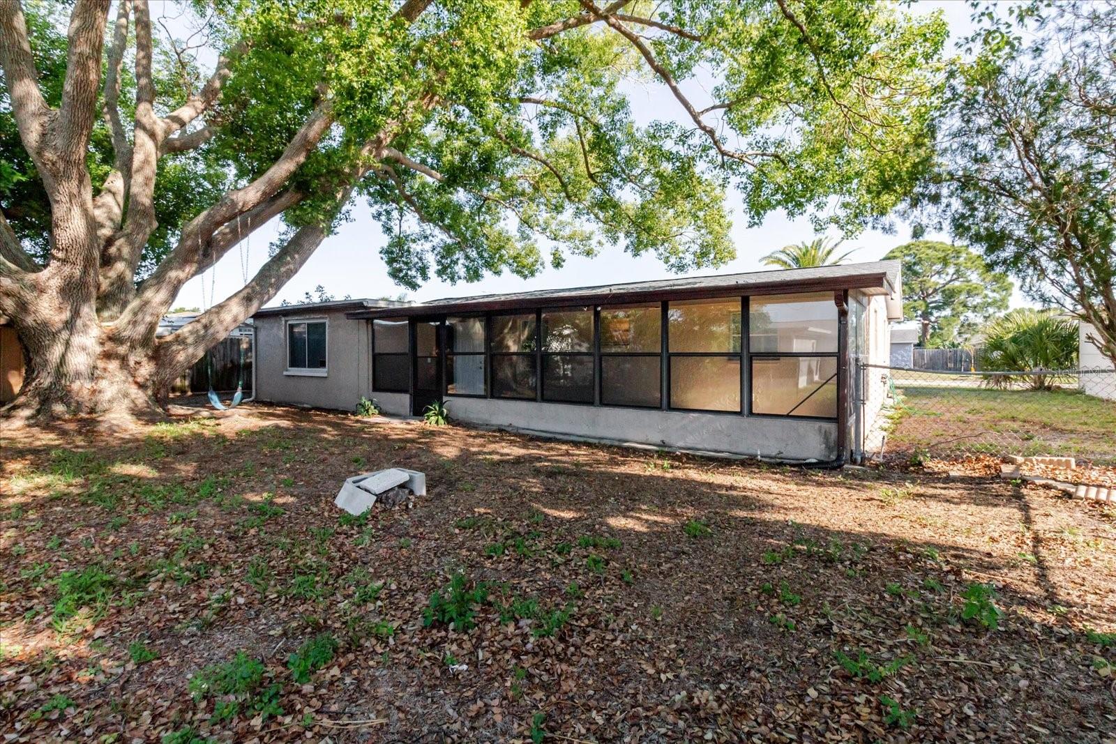 ALOHA GARDENS UNIT 10 PB 11 PGS 80-81 LOT 1135 - Residential