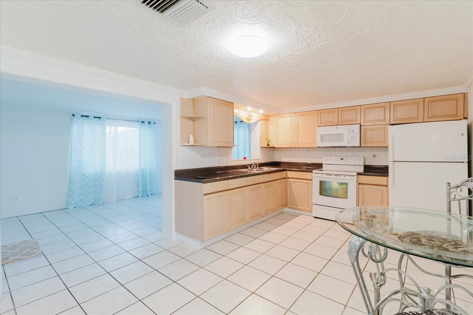 ALOHA GARDENS UNIT 10 PB 11 PGS 80-81 LOT 1135 - Residential