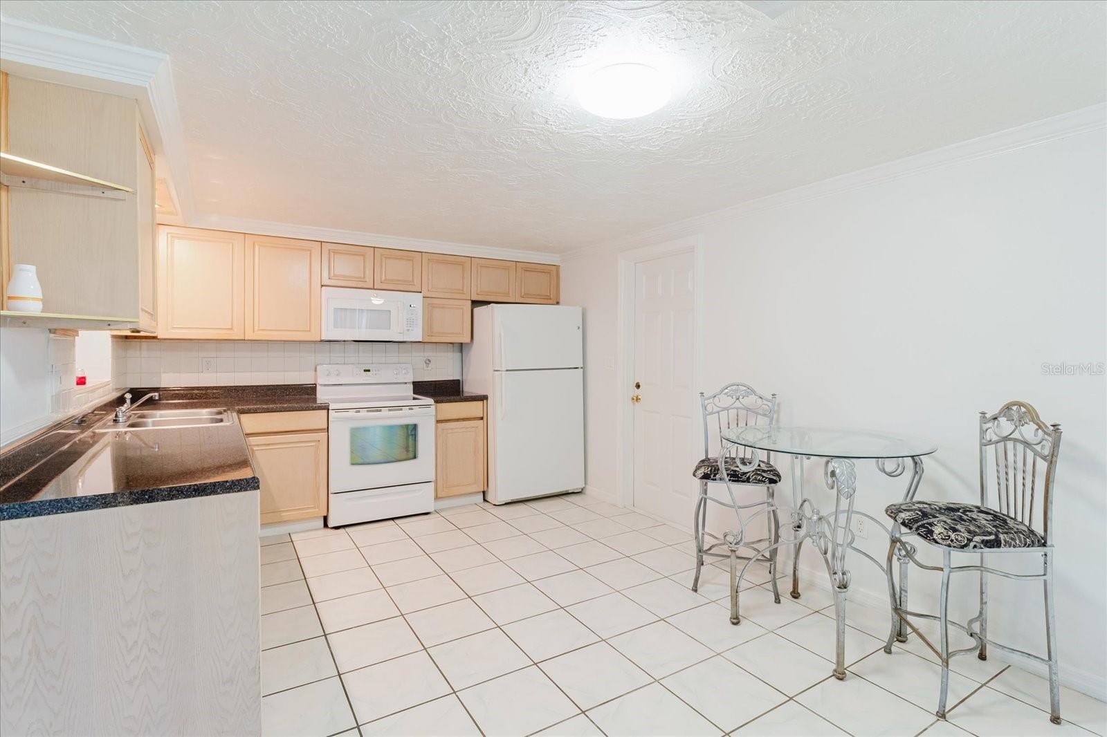 ALOHA GARDENS UNIT 10 PB 11 PGS 80-81 LOT 1135 - Residential