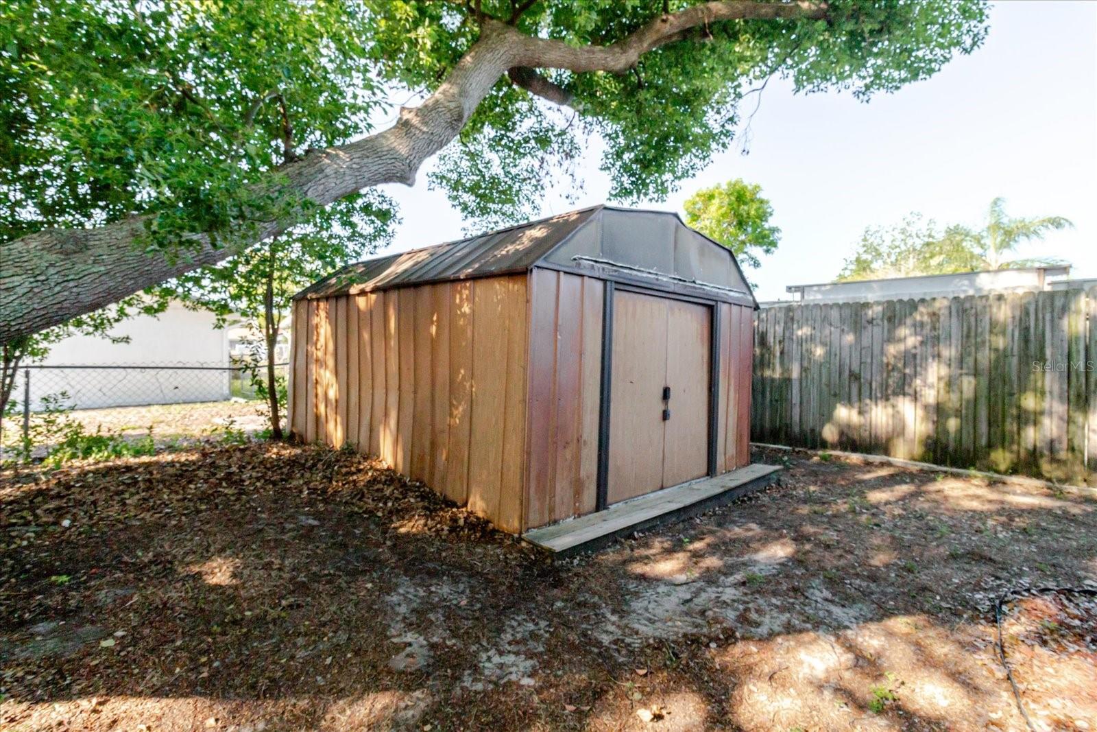 ALOHA GARDENS UNIT 10 PB 11 PGS 80-81 LOT 1135 - Residential