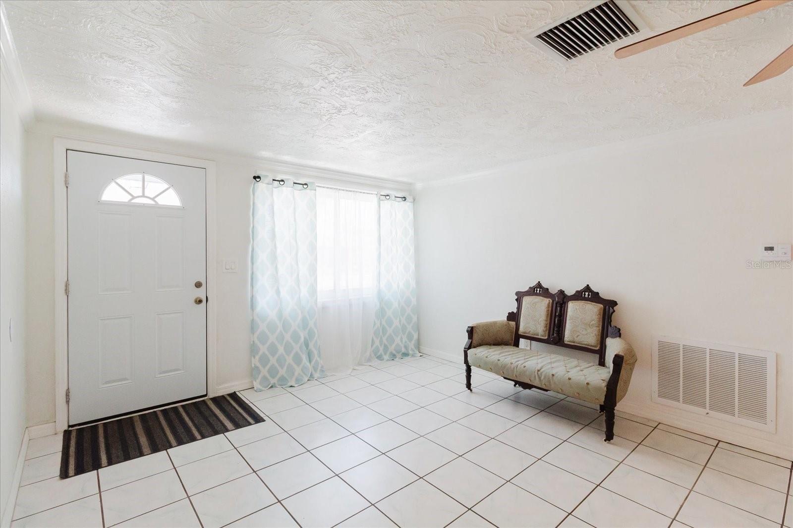 ALOHA GARDENS UNIT 10 PB 11 PGS 80-81 LOT 1135 - Residential