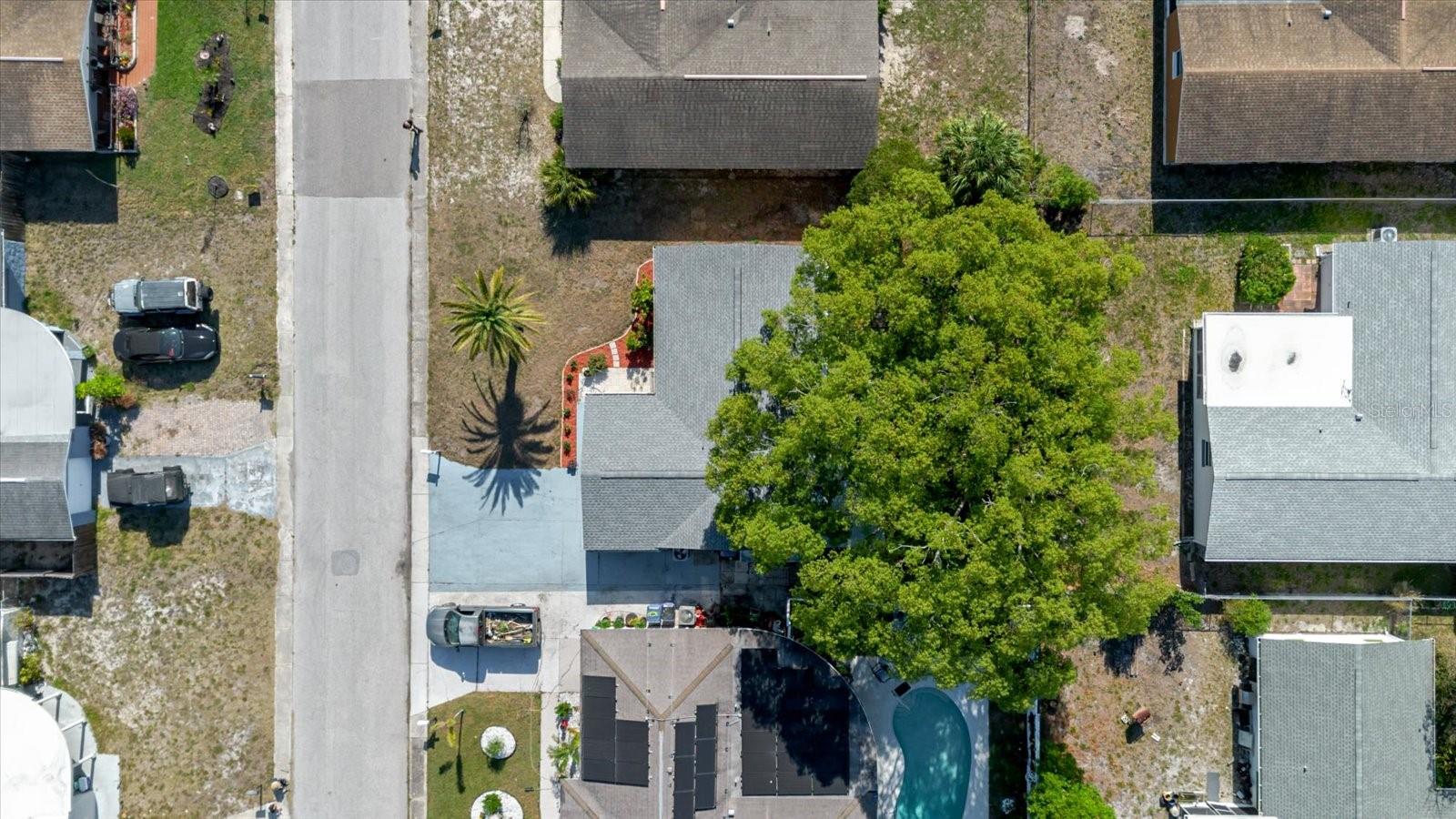 ALOHA GARDENS UNIT 10 PB 11 PGS 80-81 LOT 1135 - Residential