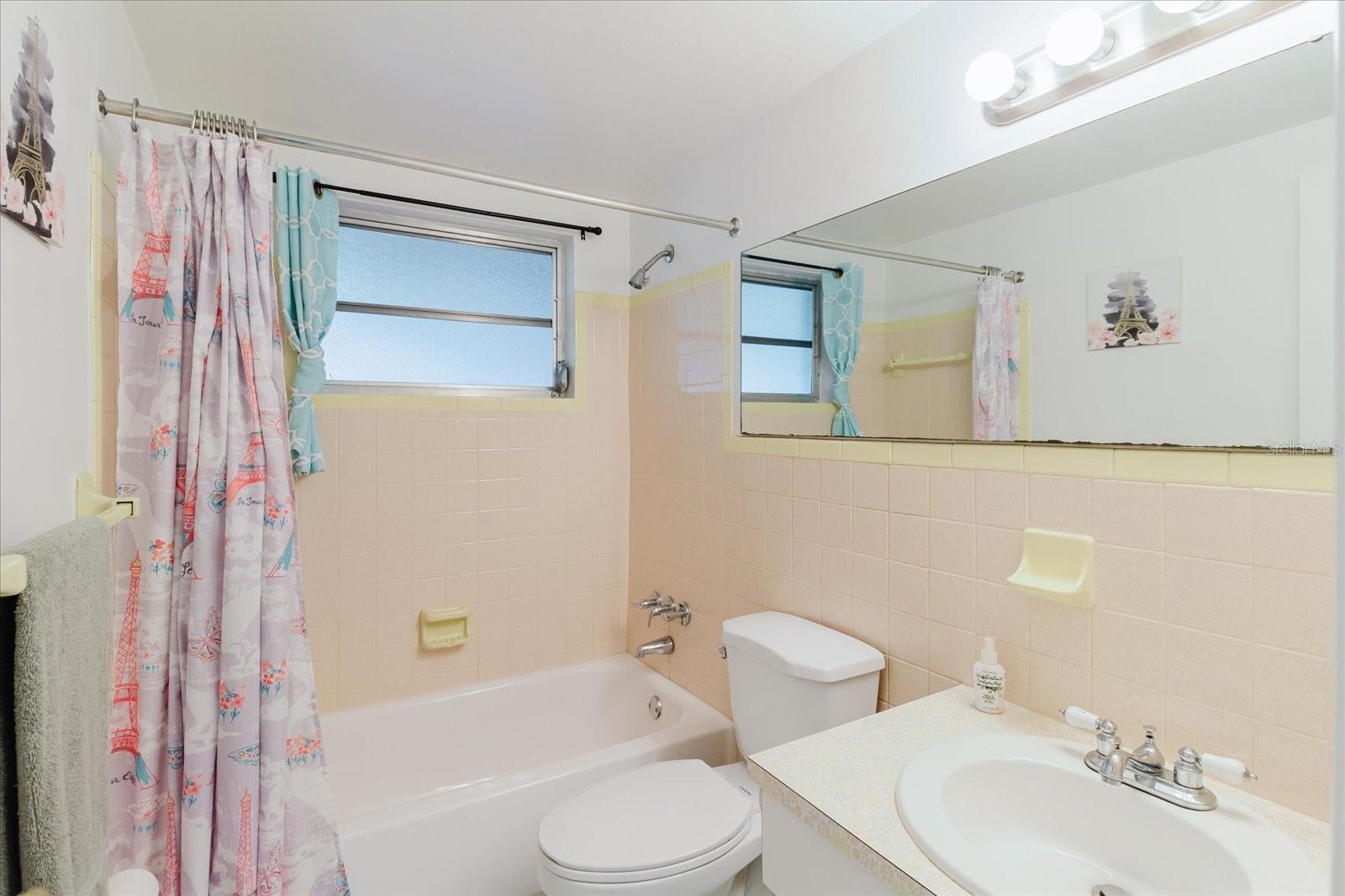 ALOHA GARDENS UNIT 10 PB 11 PGS 80-81 LOT 1135 - Residential