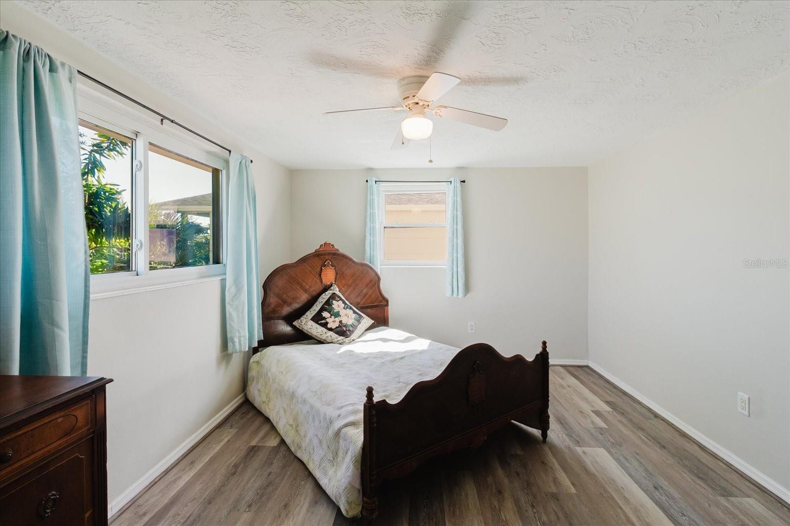 ALOHA GARDENS UNIT 10 PB 11 PGS 80-81 LOT 1135 - Residential