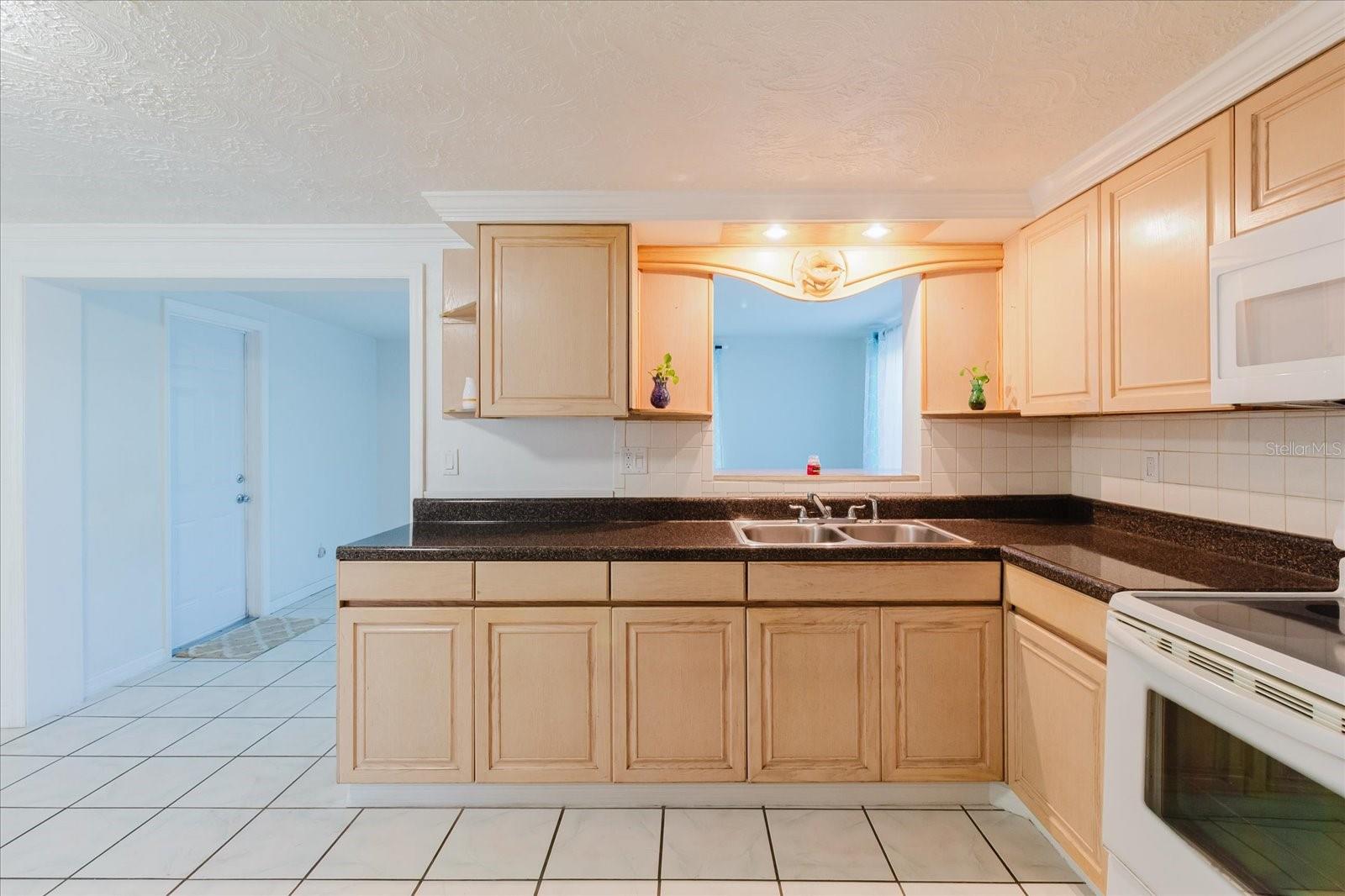 ALOHA GARDENS UNIT 10 PB 11 PGS 80-81 LOT 1135 - Residential