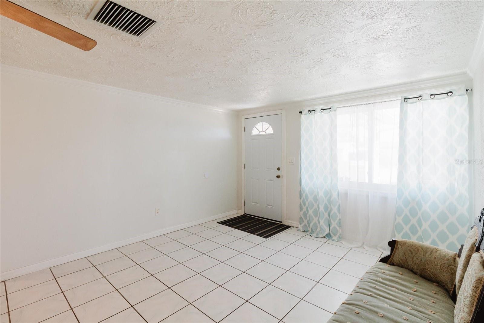 ALOHA GARDENS UNIT 10 PB 11 PGS 80-81 LOT 1135 - Residential